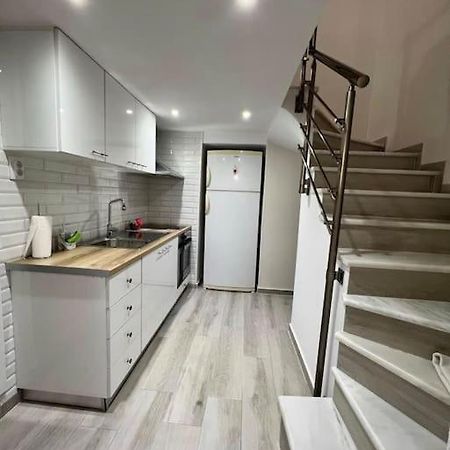 Chris Apartment With Loft เปรเวซา ภายนอก รูปภาพ