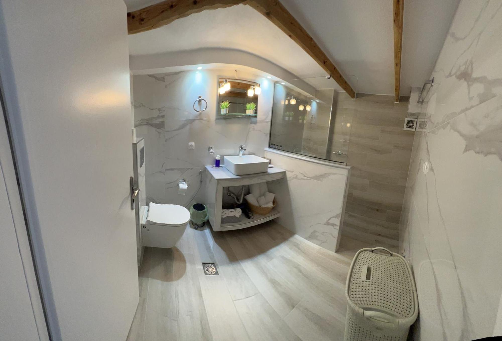 Chris Apartment With Loft เปรเวซา ภายนอก รูปภาพ